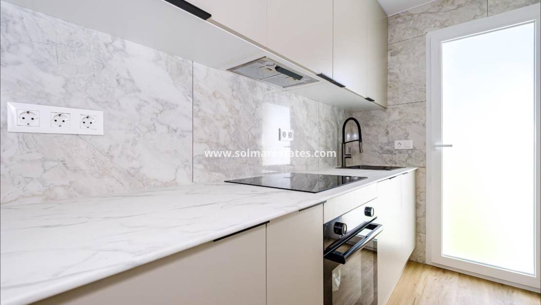 3 soverom Hus til salgs i Villamartin med svømmebasseng - € 239 900 (Ref: 9853016)