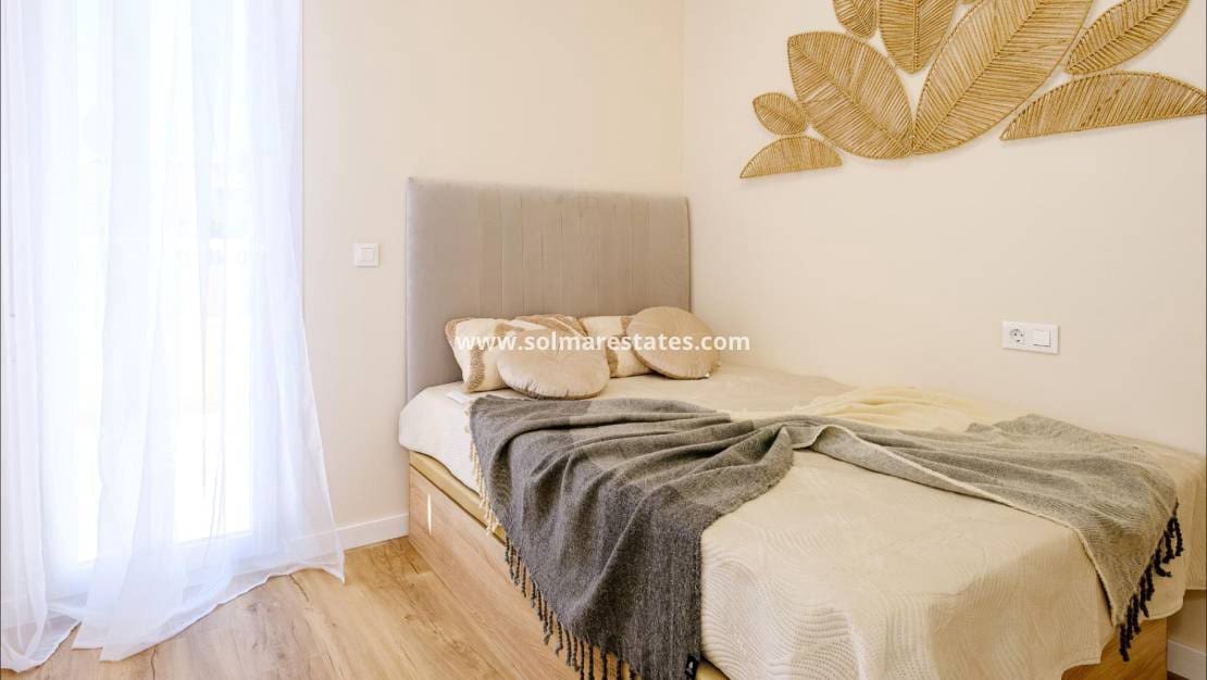 3 soverom Hus til salgs i Villamartin med svømmebasseng - € 239 900 (Ref: 9853016)