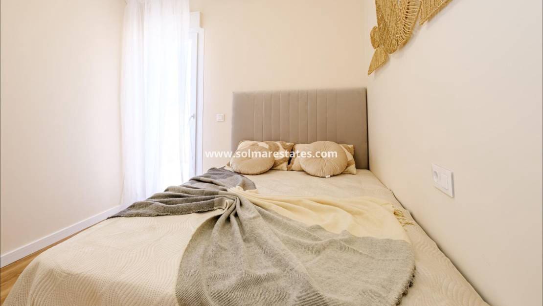 3 soverom Hus til salgs i Villamartin med svømmebasseng - € 239 900 (Ref: 9853016)