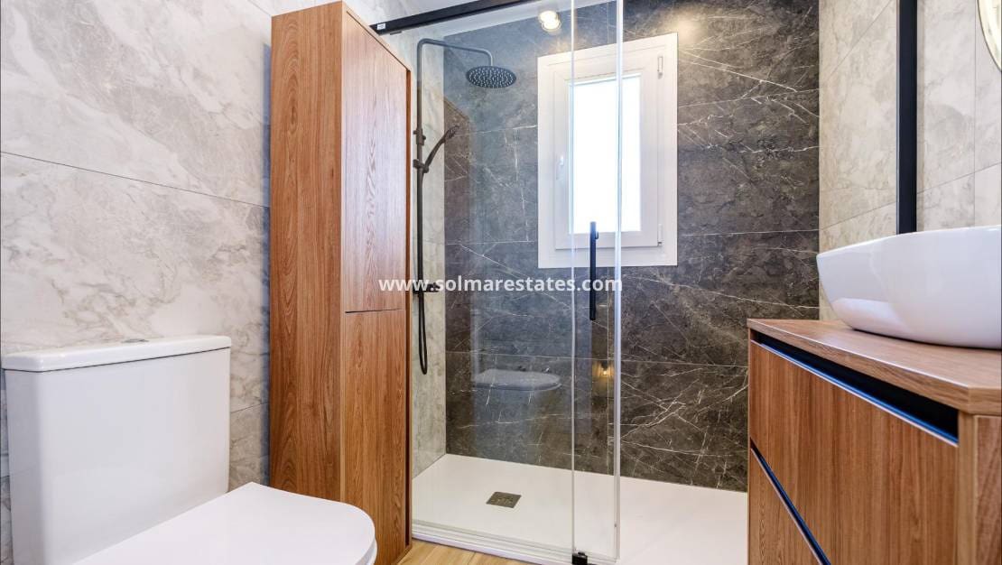 3 soverom Hus til salgs i Villamartin med svømmebasseng - € 239 900 (Ref: 9853016)