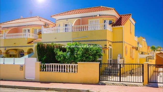 3 soverom Hus til salgs i Villamartin, Orihuela med svømmebasseng - € 239 900 (Ref: 9853016)