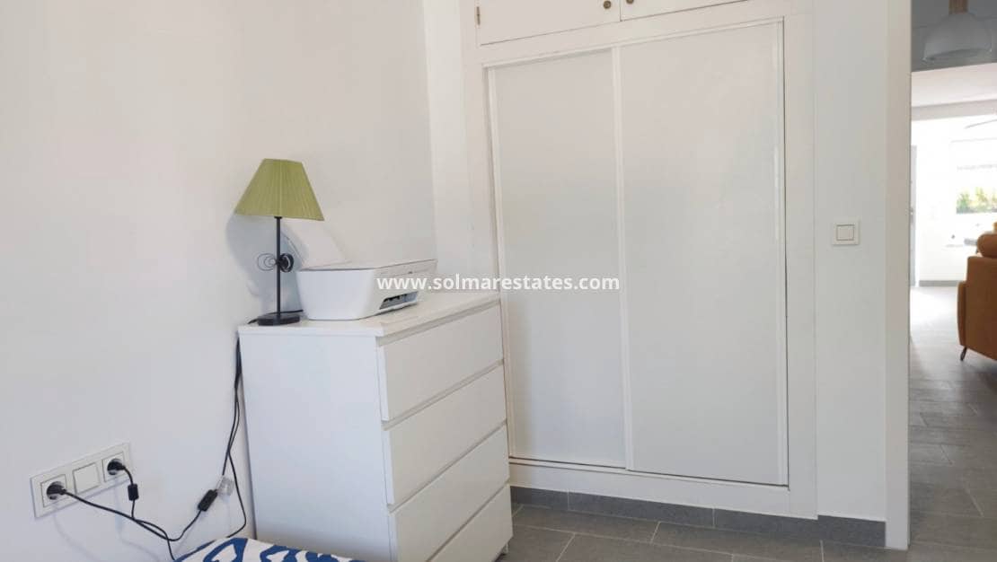 3 soveværelse Bungalow til salg i Villamartin med swimmingpool - € 295.000 (Ref: 9854607)