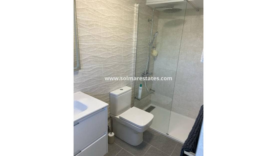 3 soveværelse Bungalow til salg i Villamartin med swimmingpool - € 295.000 (Ref: 9854607)