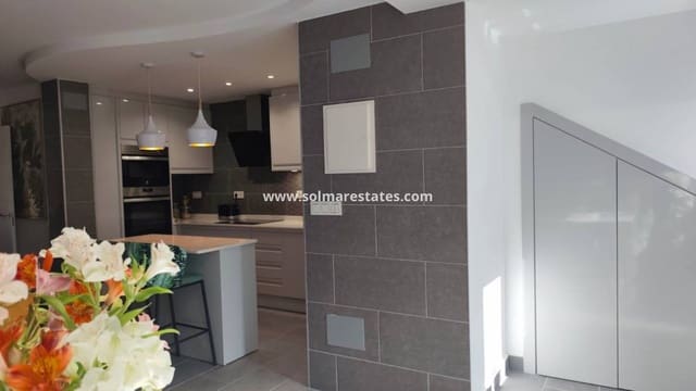 3 soveværelse Bungalow til salg i Villamartin, Orihuela med swimmingpool - € 295.000 (Ref: 9854607)