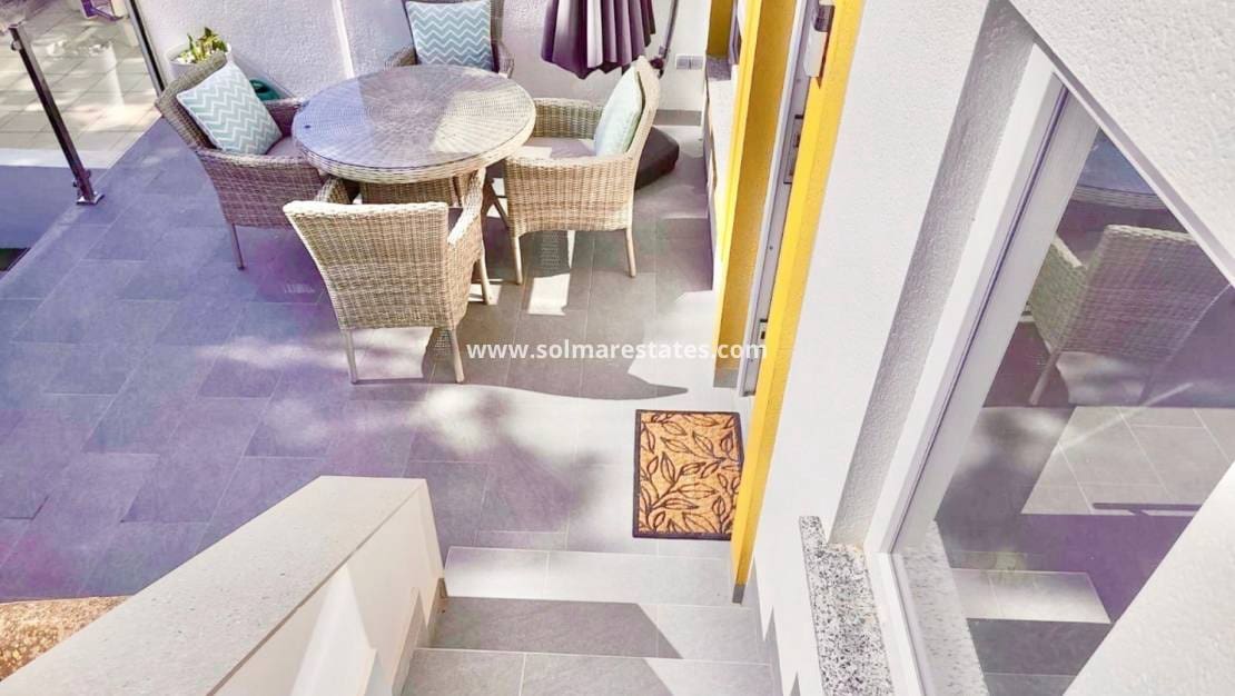 3 soveværelse Bungalow til salg i Villamartin med swimmingpool - € 295.000 (Ref: 9854607)