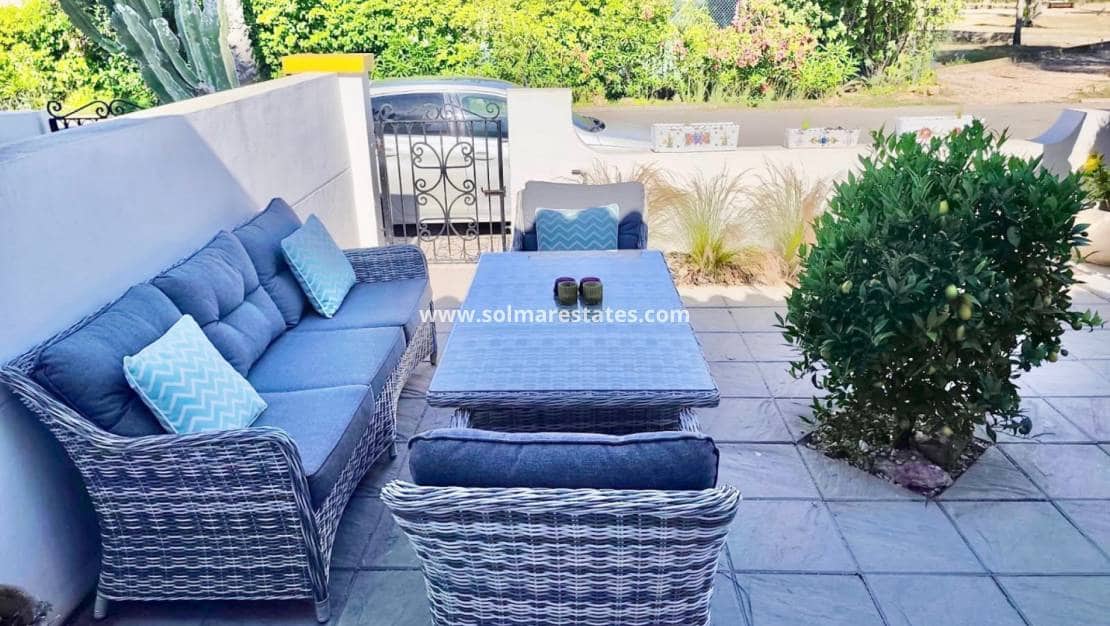 3 soveværelse Bungalow til salg i Villamartin med swimmingpool - € 295.000 (Ref: 9854607)