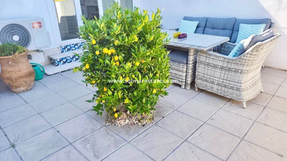 3 soveværelse Bungalow til salg i Villamartin med swimmingpool - € 295.000 (Ref: 9854607)