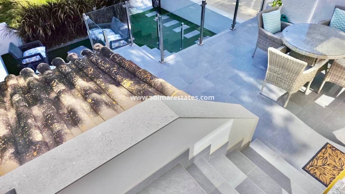 3 soveværelse Bungalow til salg i Villamartin med swimmingpool - € 295.000 (Ref: 9854607)