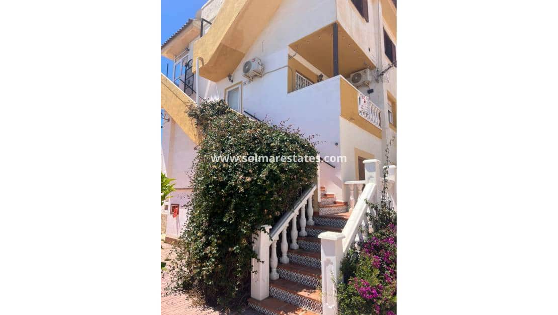 2 soveværelse Lejlighed til salg i Playa Flamenca - € 136.000 (Ref: 9854608)