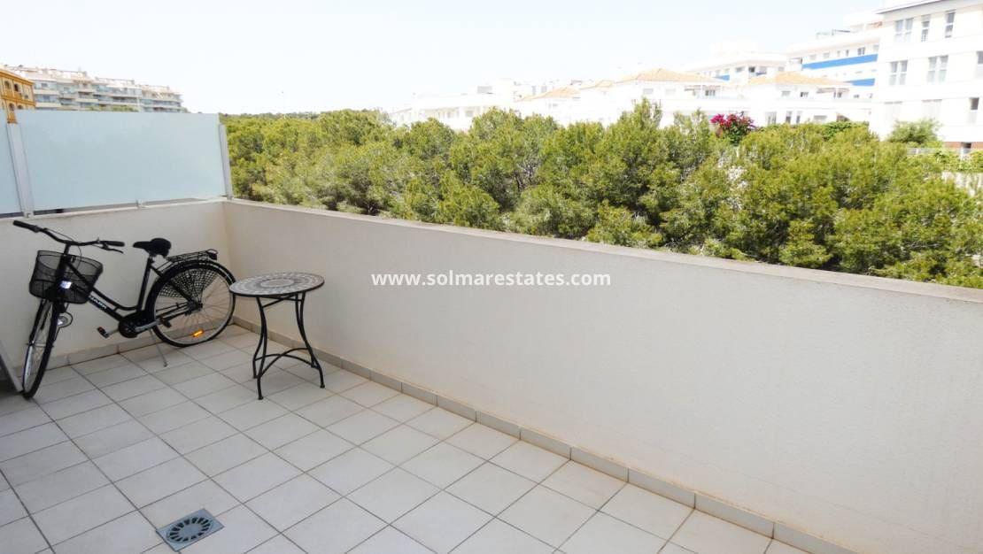 2 sypialnia Apartament na sprzedaż w Villamartin z basenem - 229 000 € (Ref: 9854689)