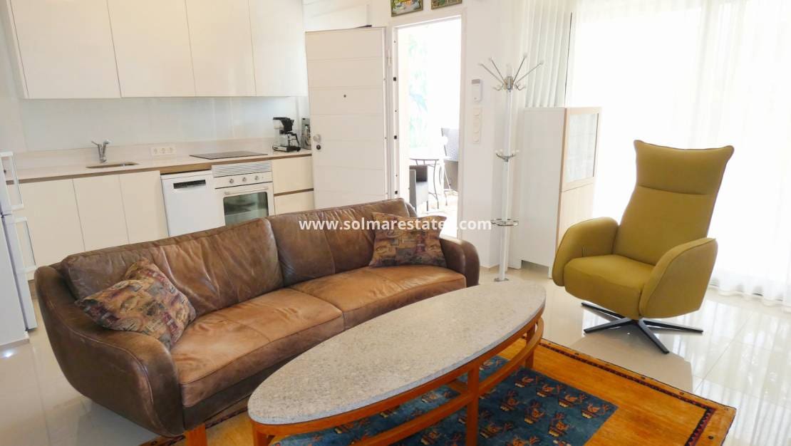2 sypialnia Apartament na sprzedaż w Villamartin z basenem - 229 000 € (Ref: 9854689)