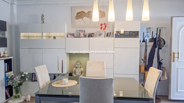 2 makuuhuone Paritalo myytävänä paikassa Los Balcones mukana uima-altaan - 218 500 € (Ref: 9862456)