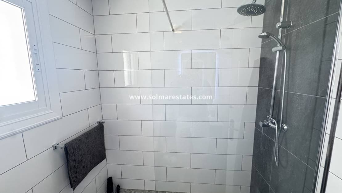 2 makuuhuone Huvila myytävänä paikassa Villamartin mukana uima-altaan - 299 995 € (Ref: 9863550)
