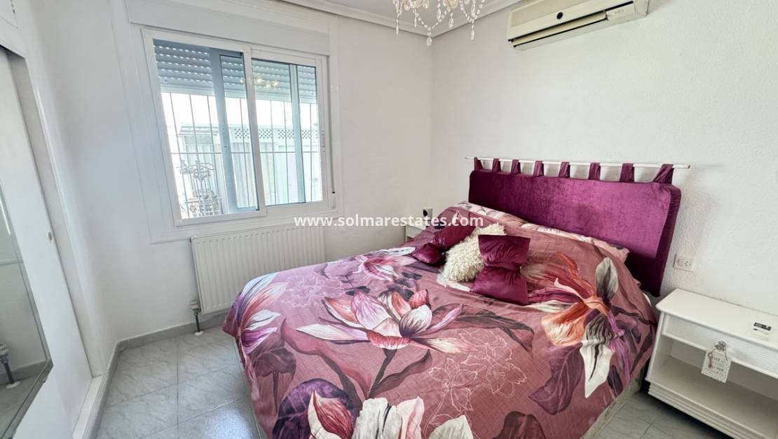 2 makuuhuone Huvila myytävänä paikassa Villamartin mukana uima-altaan - 299 995 € (Ref: 9863550)