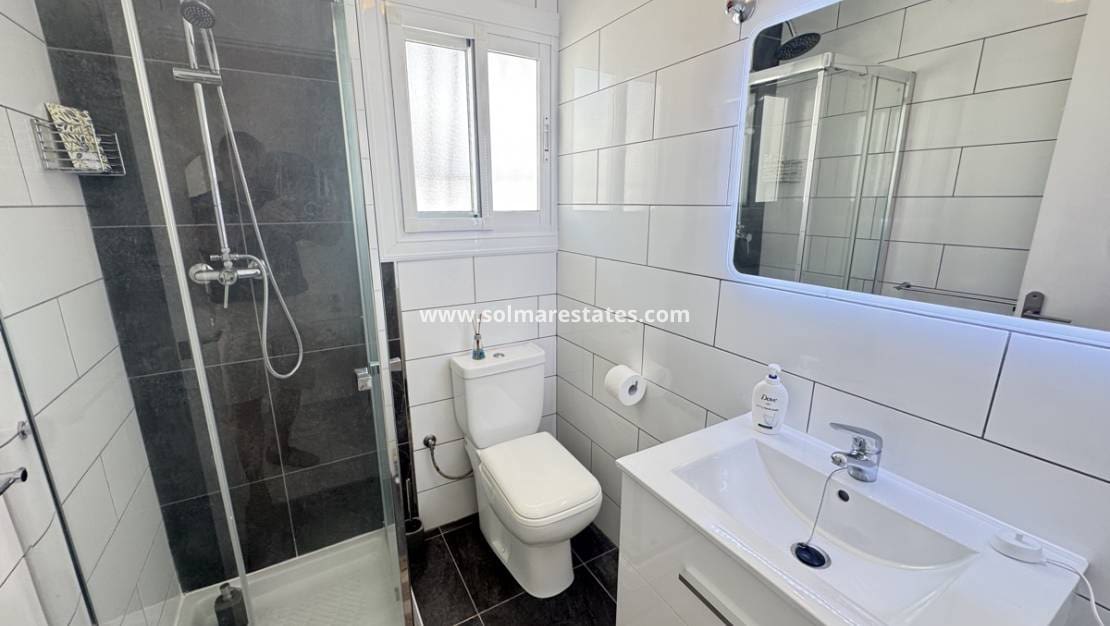 2 makuuhuone Huvila myytävänä paikassa Villamartin mukana uima-altaan - 299 995 € (Ref: 9863550)