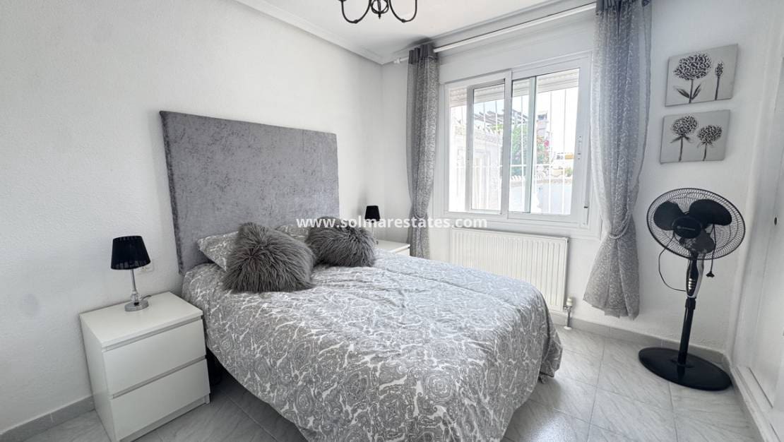 2 makuuhuone Huvila myytävänä paikassa Villamartin mukana uima-altaan - 299 995 € (Ref: 9863550)