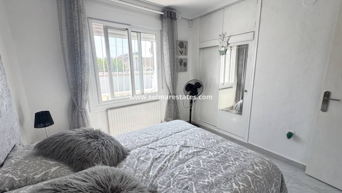 2 makuuhuone Huvila myytävänä paikassa Villamartin mukana uima-altaan - 299 995 € (Ref: 9863550)