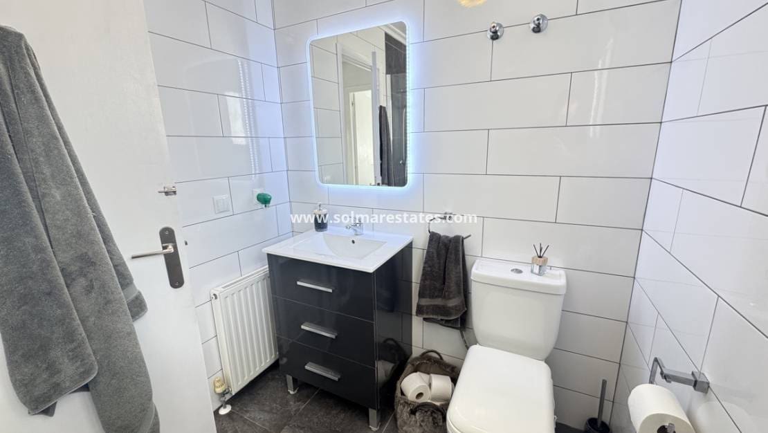 2 makuuhuone Huvila myytävänä paikassa Villamartin mukana uima-altaan - 299 995 € (Ref: 9863550)