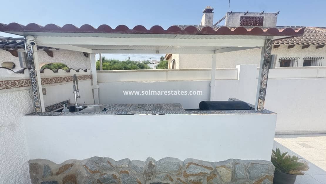 2 makuuhuone Huvila myytävänä paikassa Villamartin mukana uima-altaan - 299 995 € (Ref: 9863550)