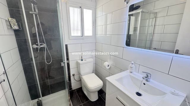 2 makuuhuone Huvila myytävänä paikassa Villamartin, Orihuela mukana uima-altaan - 299 995 € (Ref: 9863550)