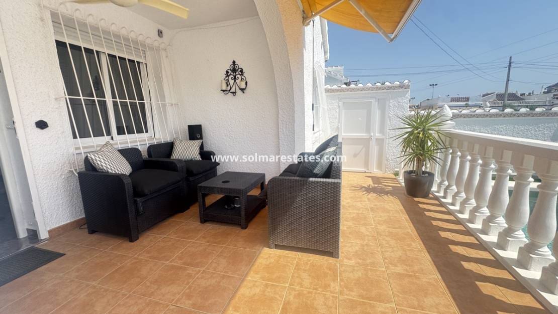 2 makuuhuone Huvila myytävänä paikassa Villamartin mukana uima-altaan - 299 995 € (Ref: 9863550)