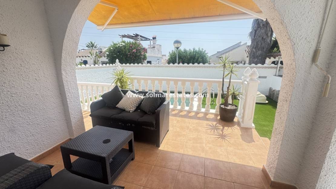 2 makuuhuone Huvila myytävänä paikassa Villamartin mukana uima-altaan - 299 995 € (Ref: 9863550)