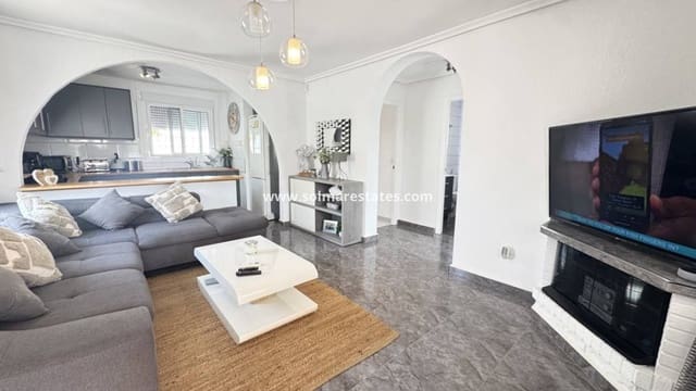 2 makuuhuone Huvila myytävänä paikassa Villamartin, Orihuela mukana uima-altaan - 299 995 € (Ref: 9863550)