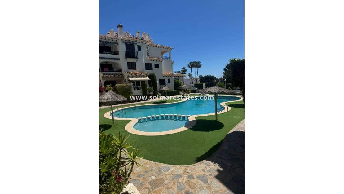 2 chambre Appartement à vendre à Cabo Roig avec piscine - 205 000 € (Ref: 9863551)
