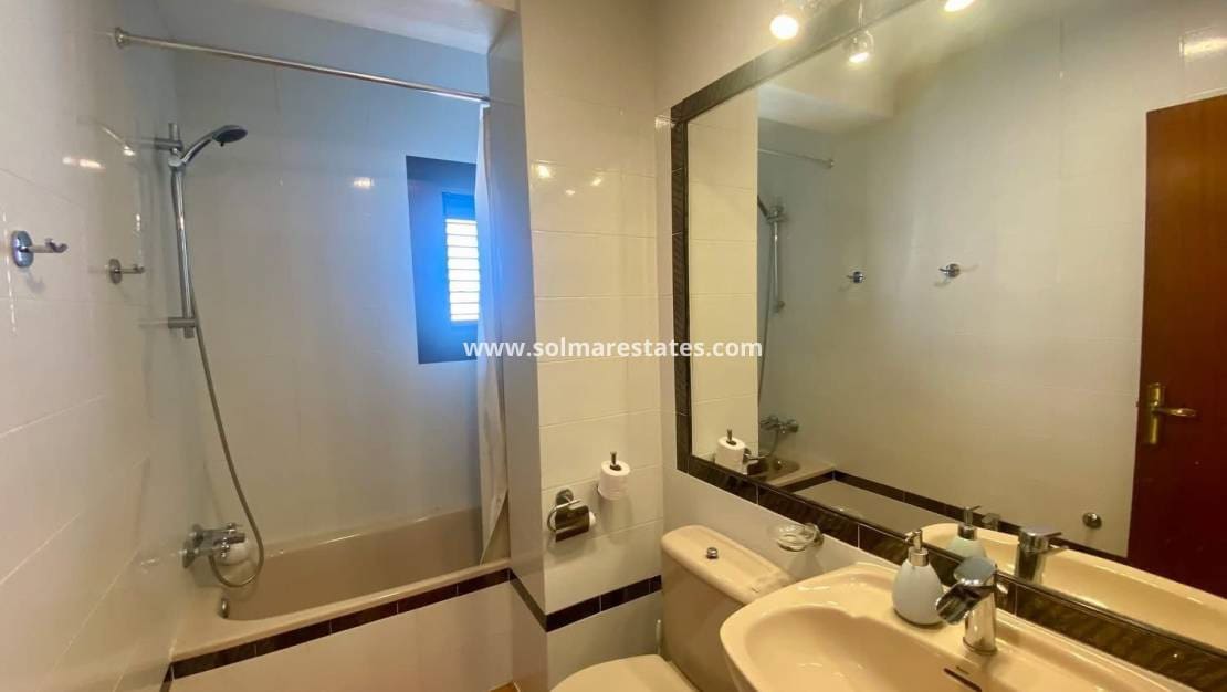 2 chambre Appartement à vendre à Cabo Roig avec piscine - 205 000 € (Ref: 9863551)