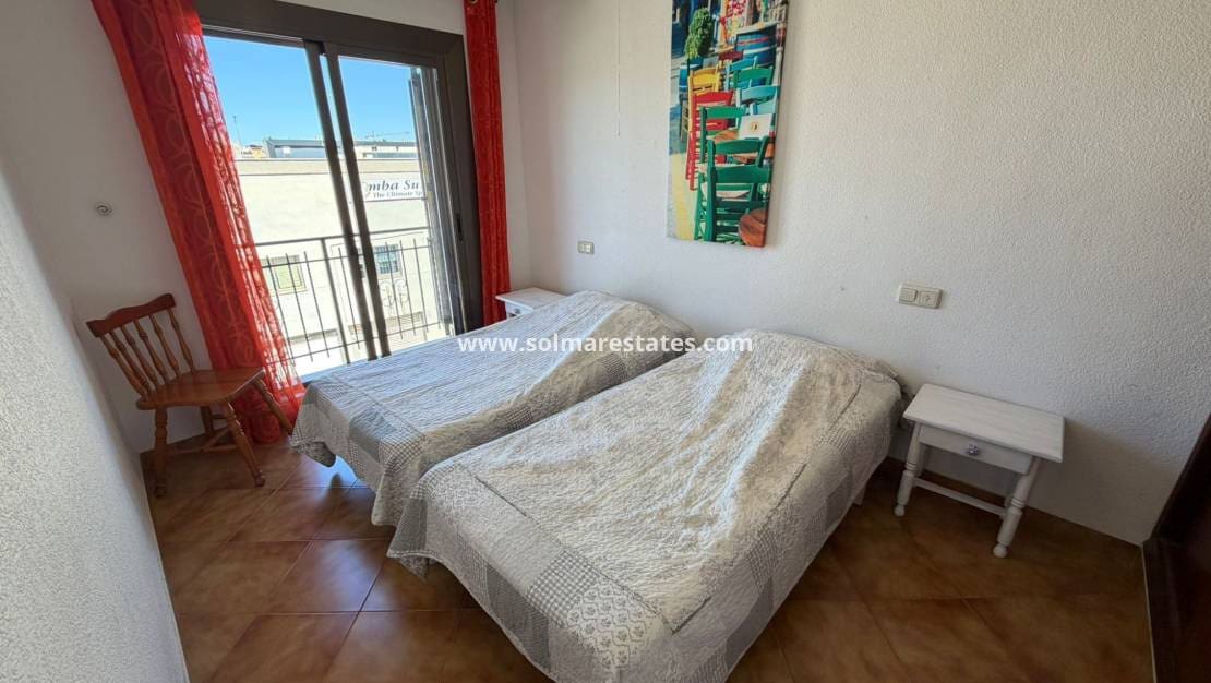 2 chambre Appartement à vendre à Cabo Roig avec piscine - 205 000 € (Ref: 9863551)
