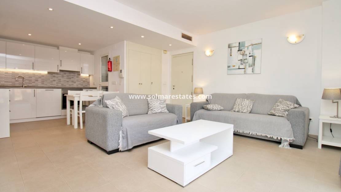 3 soveværelse Lejlighed til salg i Playa Flamenca med swimmingpool - € 225.000 (Ref: 9863552)