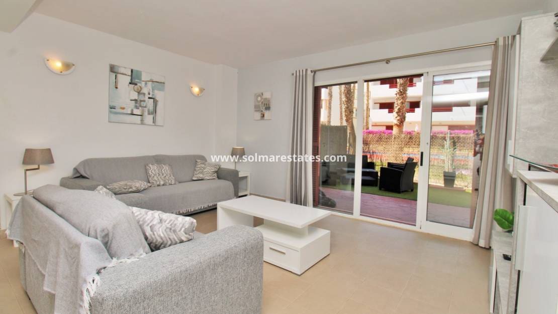3 soveværelse Lejlighed til salg i Playa Flamenca med swimmingpool - € 225.000 (Ref: 9863552)