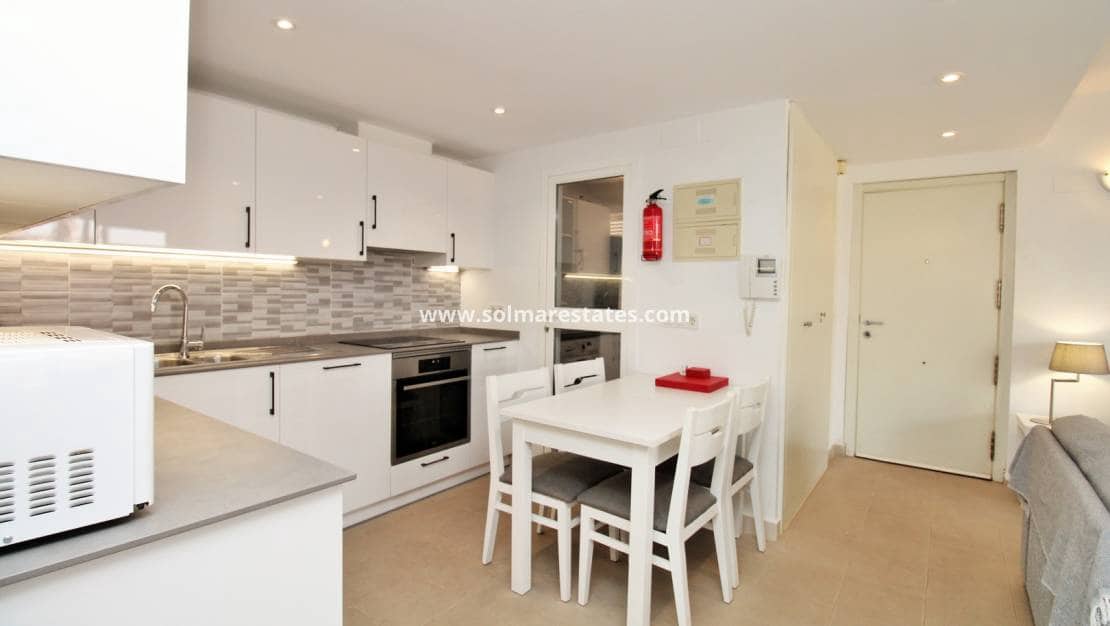 3 soveværelse Lejlighed til salg i Playa Flamenca med swimmingpool - € 225.000 (Ref: 9863552)