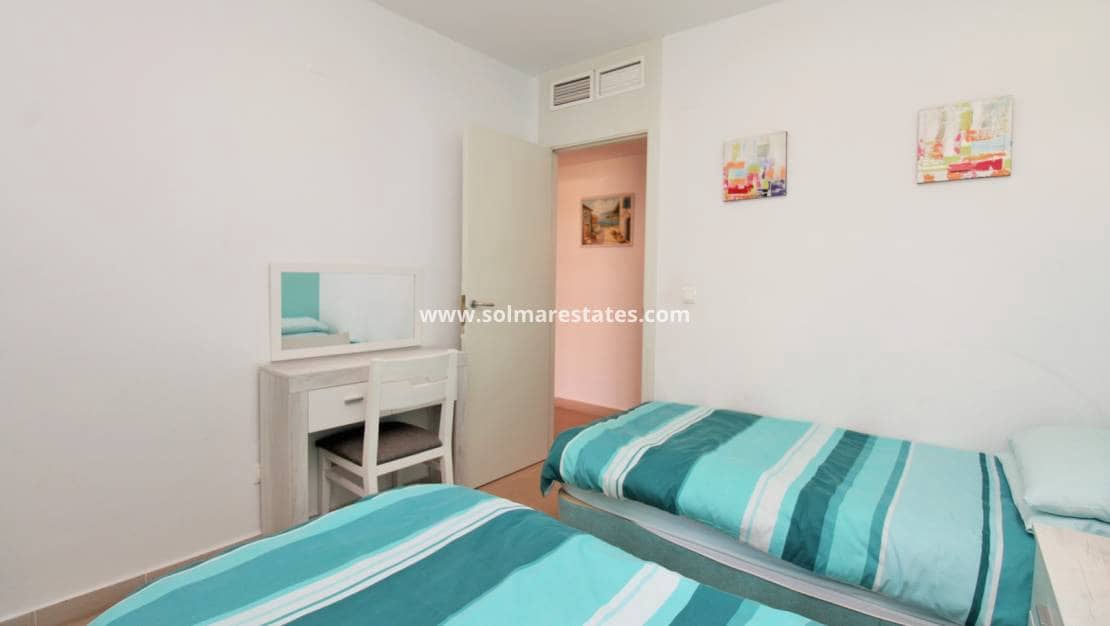 3 soveværelse Lejlighed til salg i Playa Flamenca med swimmingpool - € 225.000 (Ref: 9863552)
