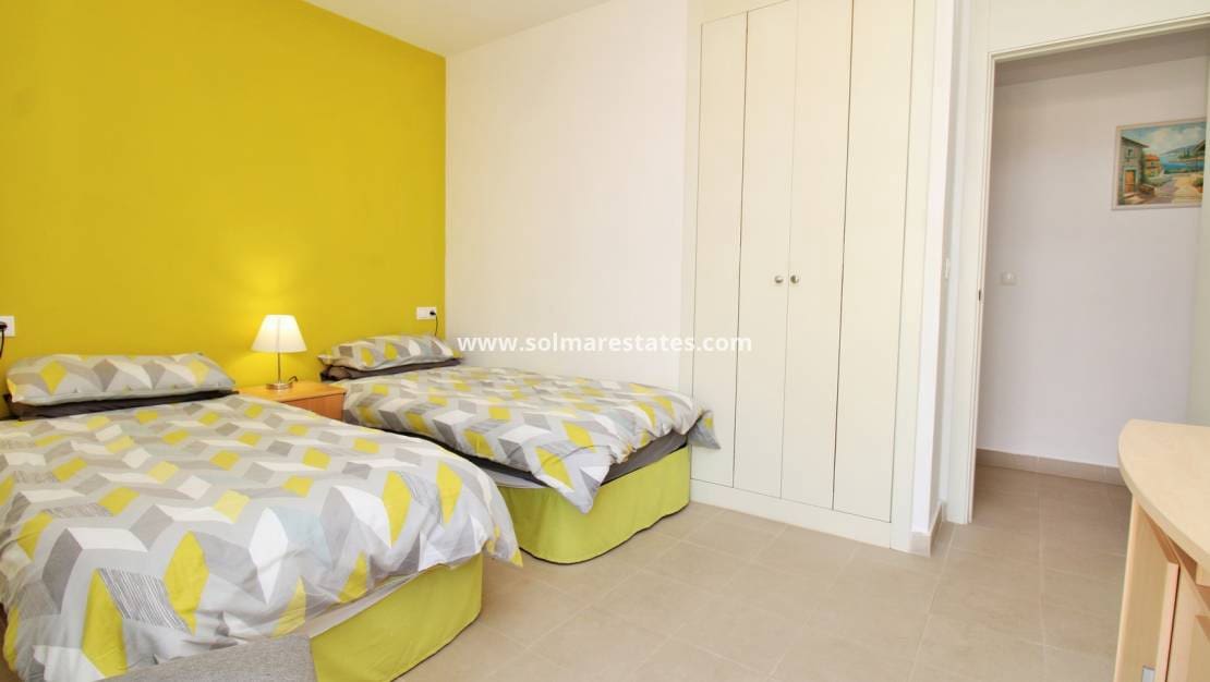 3 soveværelse Lejlighed til salg i Playa Flamenca med swimmingpool - € 225.000 (Ref: 9863552)