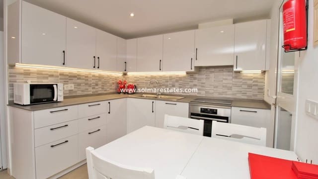 3 soveværelse Lejlighed til salg i Playa Flamenca, Orihuela med swimmingpool - € 225.000 (Ref: 9863552)