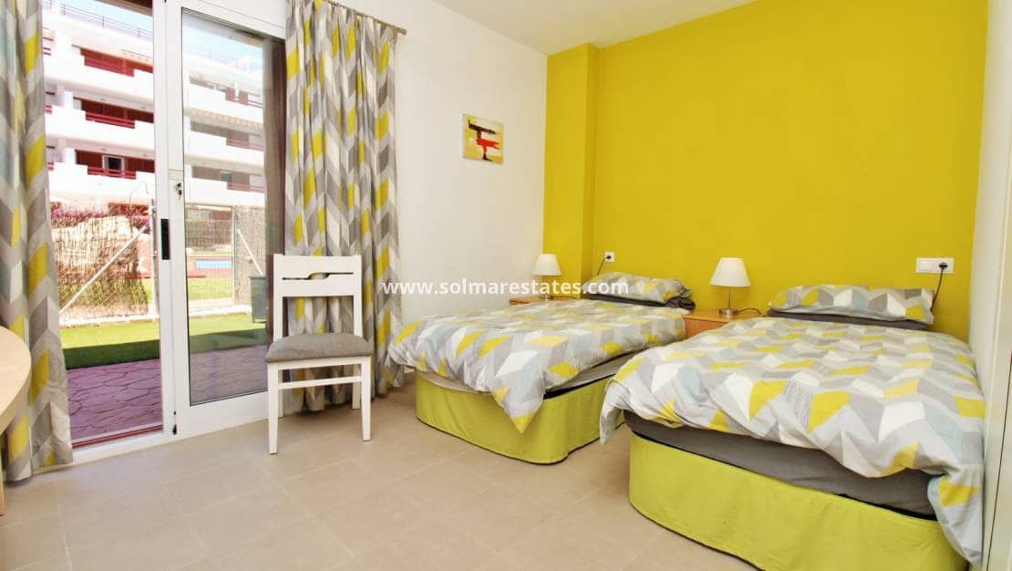 3 soveværelse Lejlighed til salg i Playa Flamenca med swimmingpool - € 225.000 (Ref: 9863552)