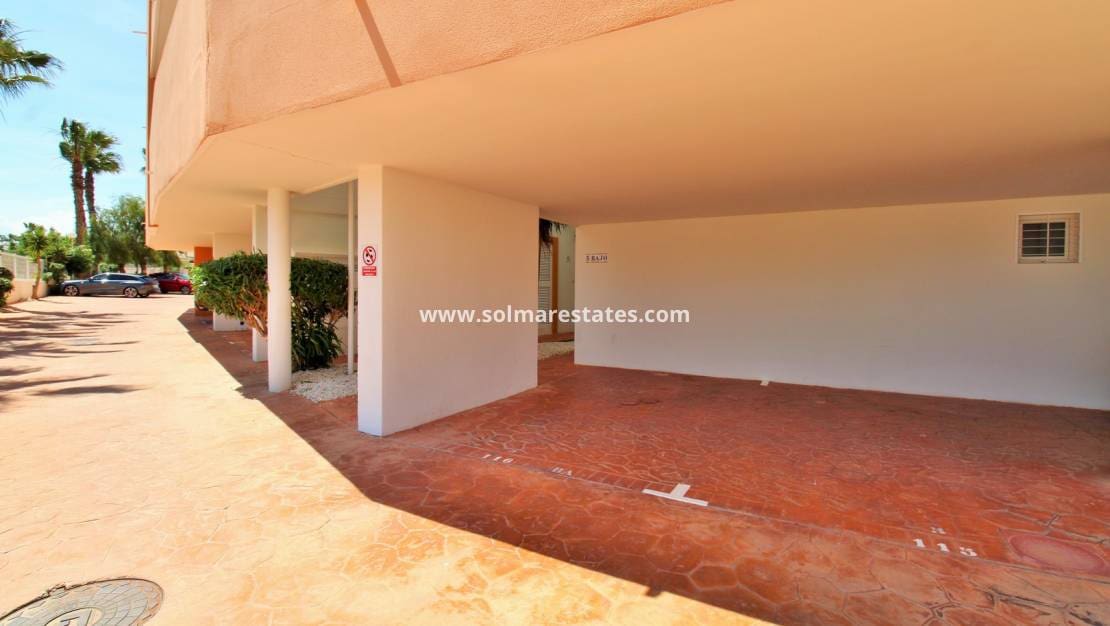 3 soveværelse Lejlighed til salg i Playa Flamenca med swimmingpool - € 225.000 (Ref: 9863552)