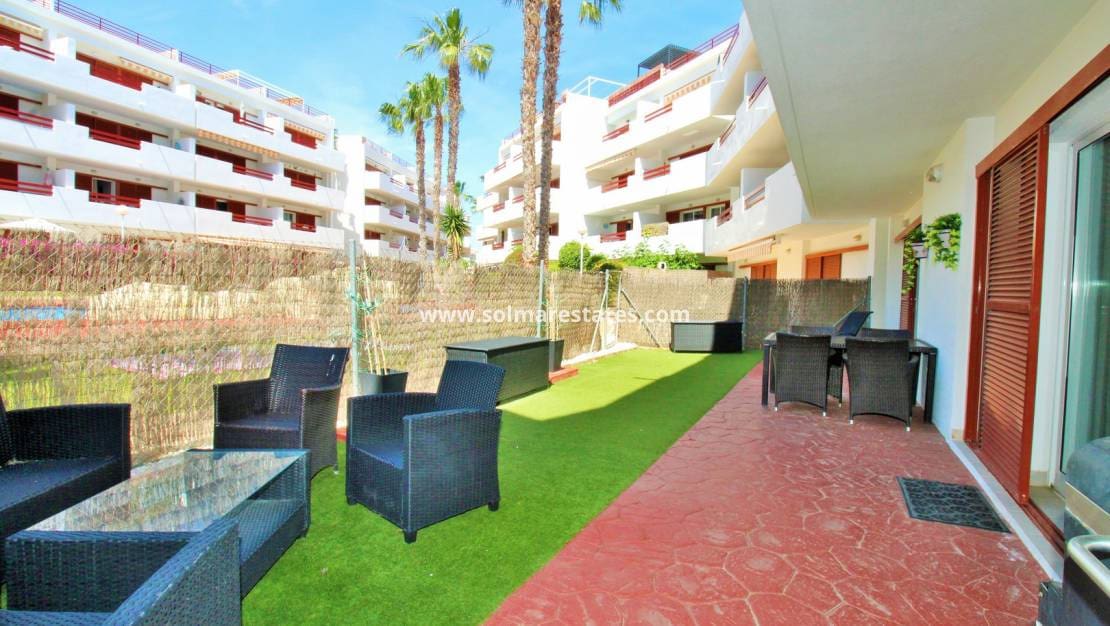 3 soveværelse Lejlighed til salg i Playa Flamenca med swimmingpool - € 225.000 (Ref: 9863552)