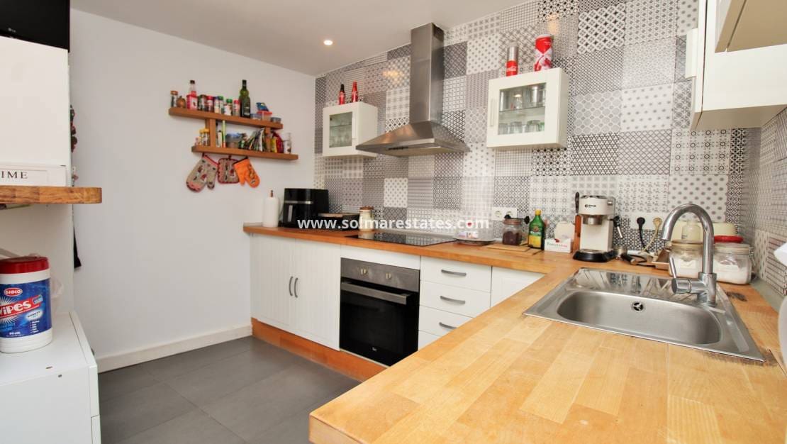 2 bedroom Bungalow for sale in La Florida with pool - € 164,950 (Ref: 9863553)