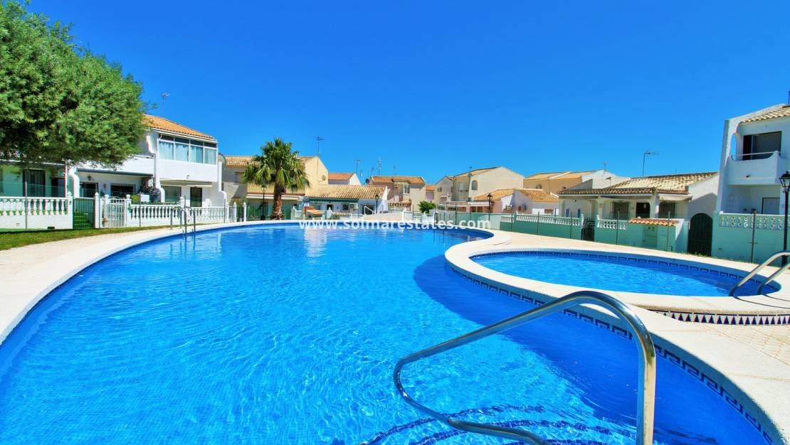 2 bedroom Bungalow for sale in La Florida with pool - € 164,950 (Ref: 9863553)