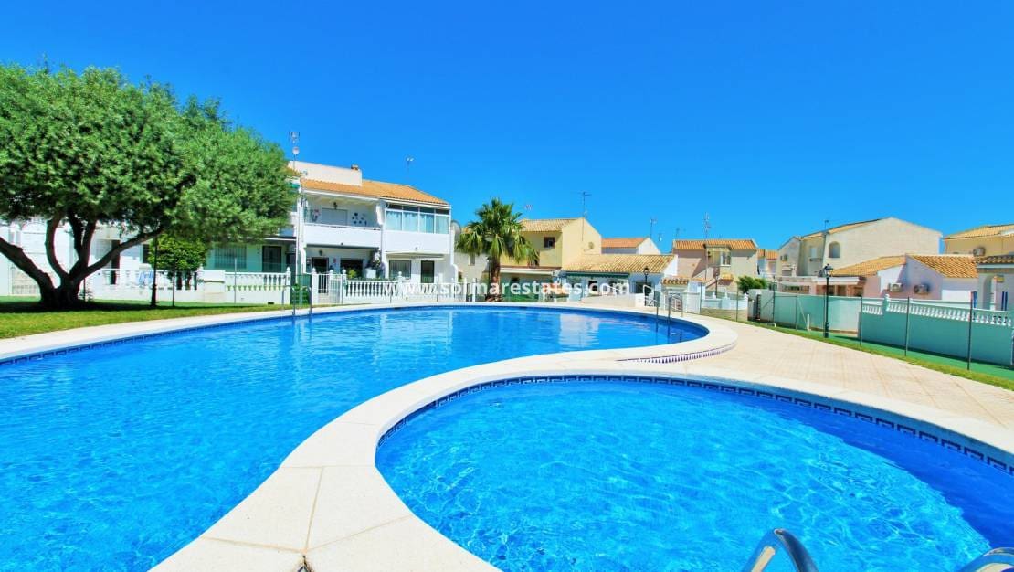 2 bedroom Bungalow for sale in La Florida with pool - € 164,950 (Ref: 9863553)