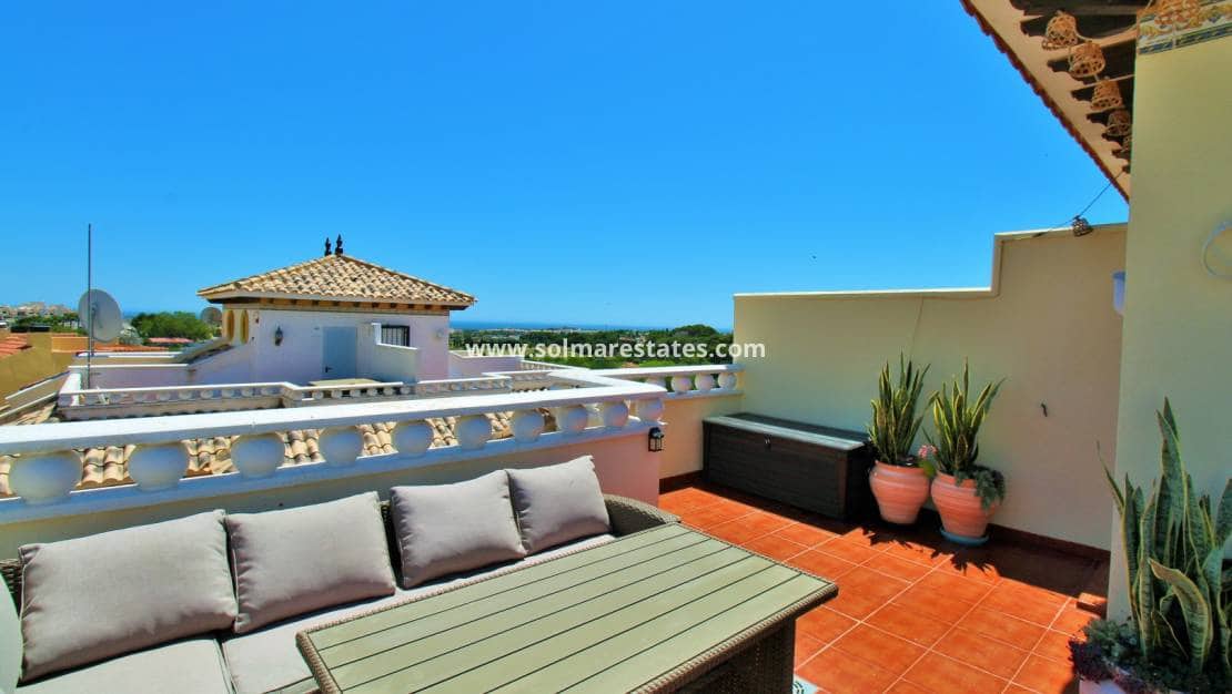 2 soverom Kjedet enebolig til salgs i Cabo Roig med svømmebasseng - € 219 900 (Ref: 9863554)