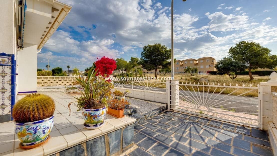 2 bedroom Townhouse for sale in La Florida - € 186,500 (Ref: 9865935)