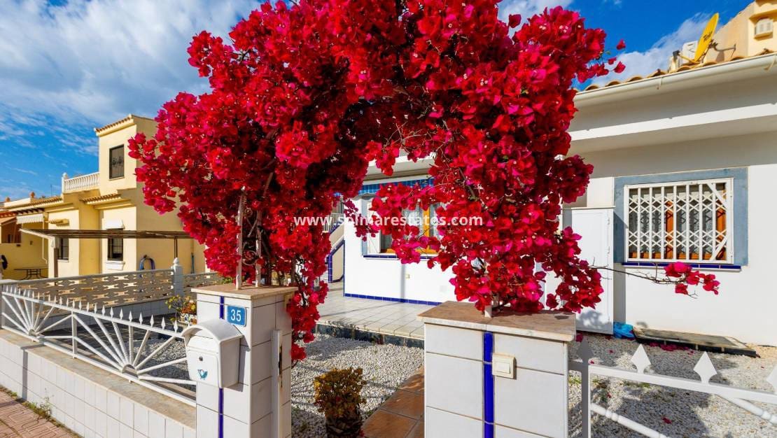 2 bedroom Townhouse for sale in La Florida - € 186,500 (Ref: 9865935)
