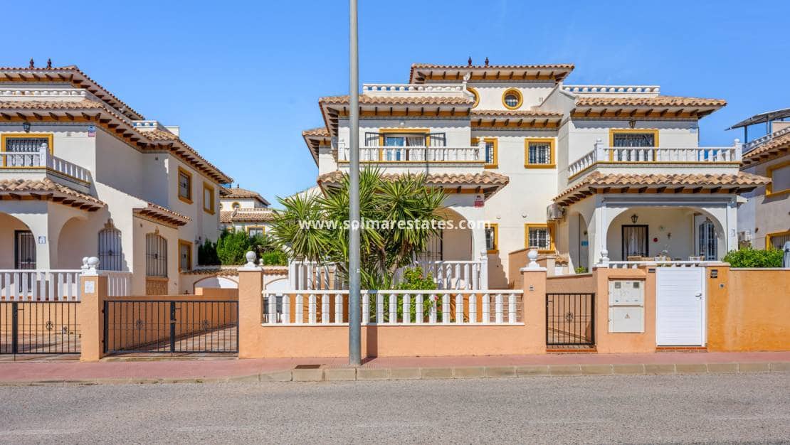 2 soverom Hus til salgs i Cabo Roig med svømmebasseng - € 219 000 (Ref: 9866047)