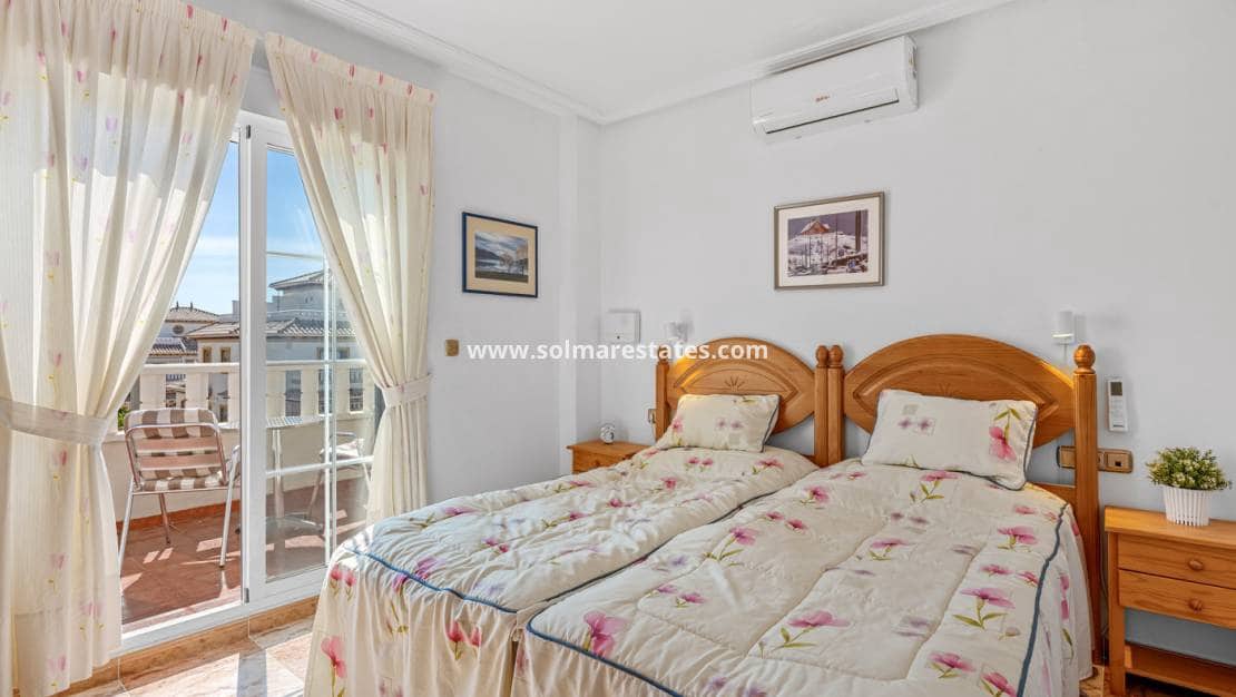 2 soverom Hus til salgs i Cabo Roig med svømmebasseng - € 219 000 (Ref: 9866047)