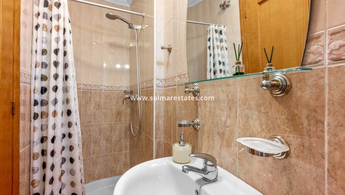2 soverom Hus til salgs i Cabo Roig med svømmebasseng - € 219 000 (Ref: 9866047)