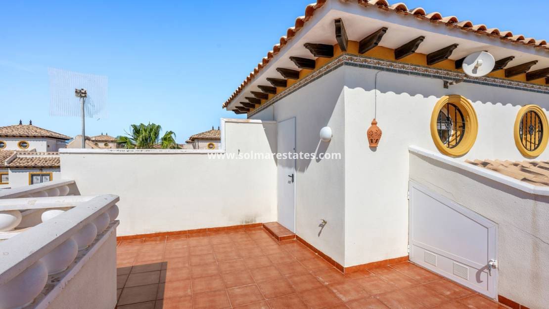 2 soverom Hus til salgs i Cabo Roig med svømmebasseng - € 219 000 (Ref: 9866047)