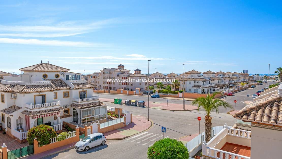 2 soverom Hus til salgs i Cabo Roig med svømmebasseng - € 219 000 (Ref: 9866047)